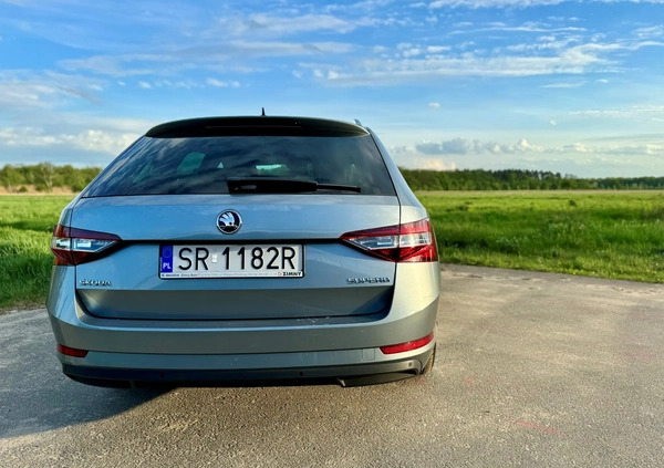 Skoda Superb cena 84000 przebieg: 121800, rok produkcji 2017 z Wrocław małe 172